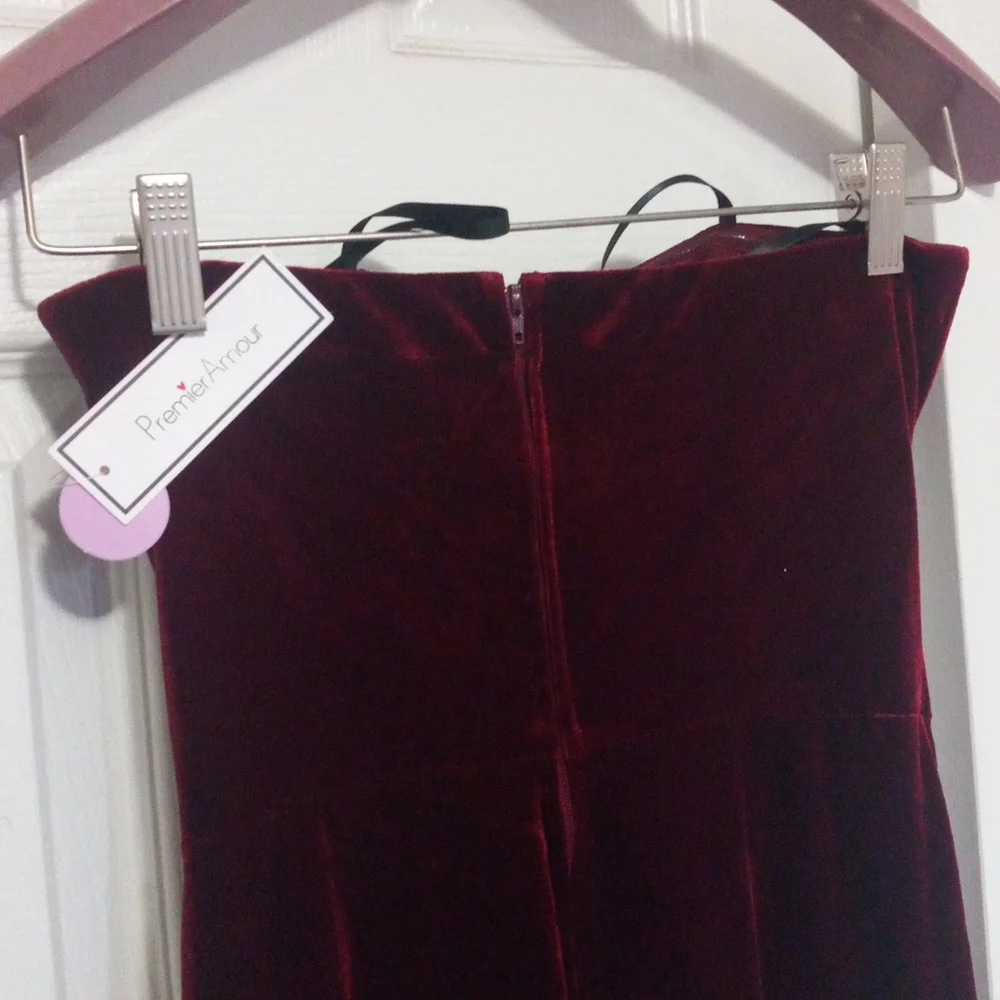 Premier Amour wine colored velour sleeveless jumpsuit size 2 - Picture 4 of 6